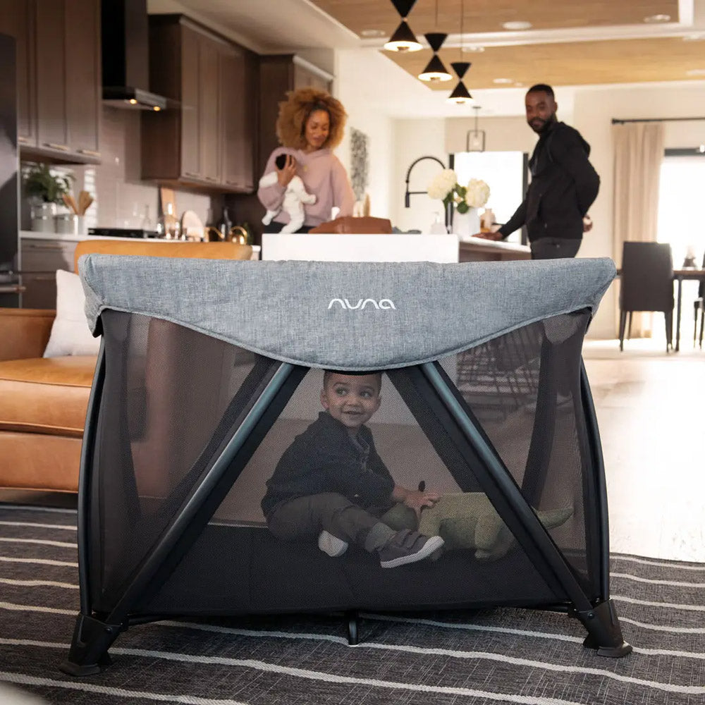 Nuna SENA Aire Zipper Foldable Bassinet